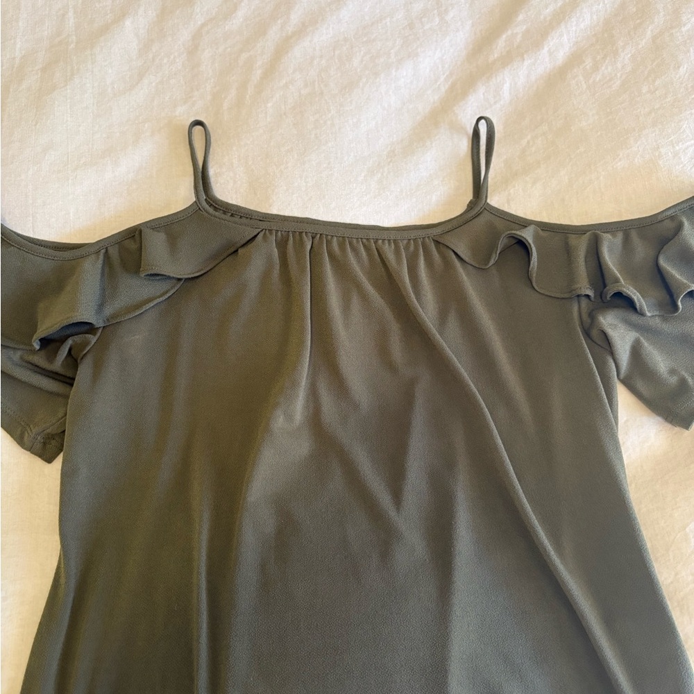 Off-Shoulder Ruffle Sleeve Blouse - Picture 2 of 11
